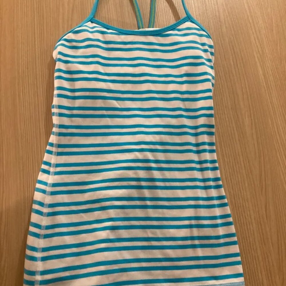 Lululemon Power Y Workout Tank Blue and White Striped Est Size 4 Built In Bra